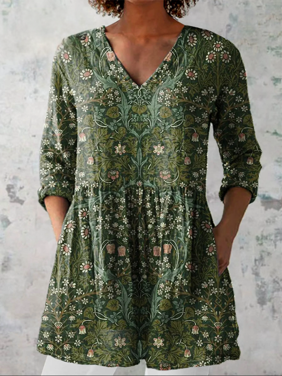Berit – Lång blus med v-ringning