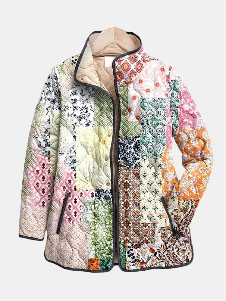Susanne – Vadderad jacka med patchworkmönster