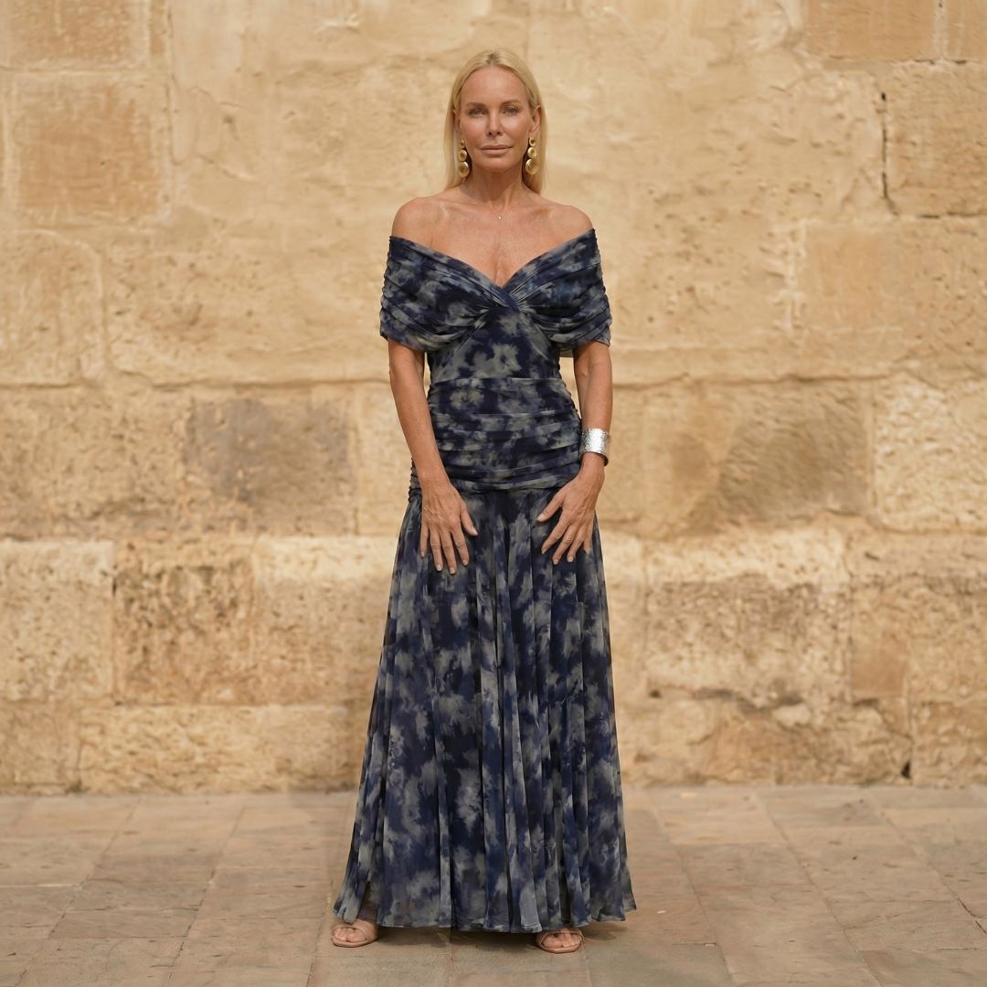 Emelie – Långklänning med off-shoulder-detalj