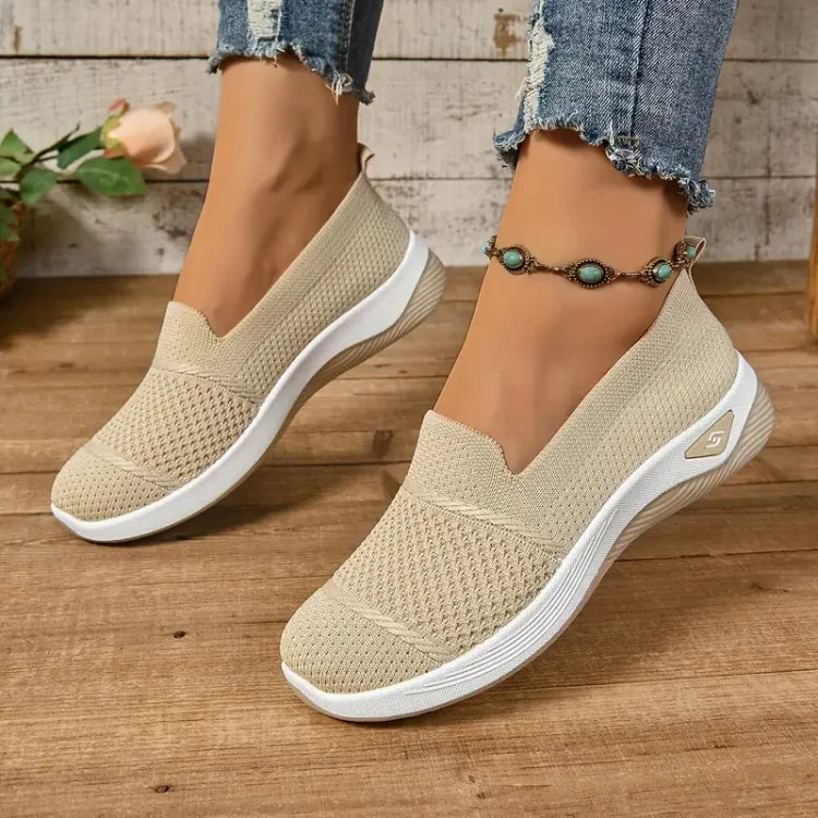 Alma – Lätt slip-on-sneaker med stötdämpning