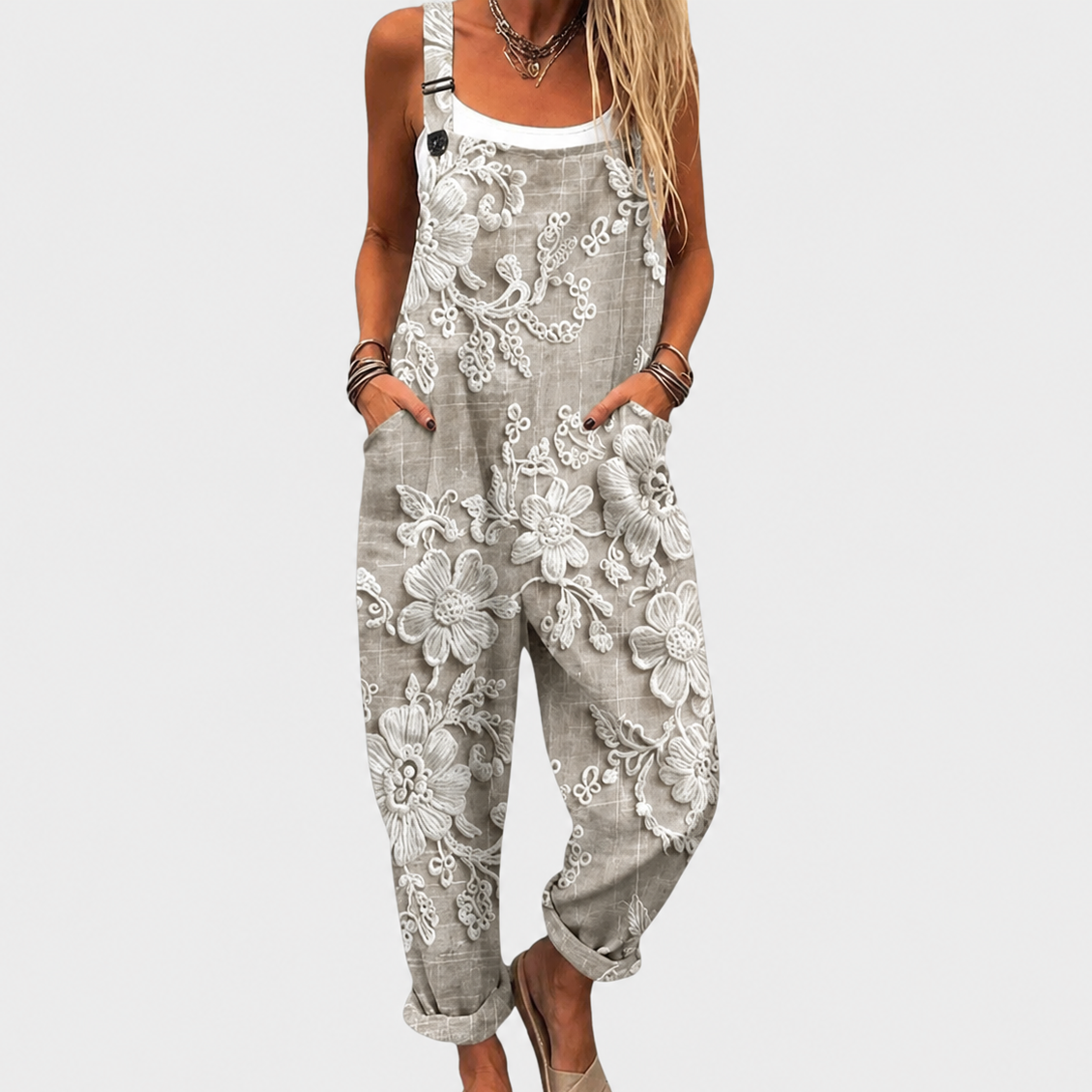 Linn – Blommig overall med spetsdetaljer