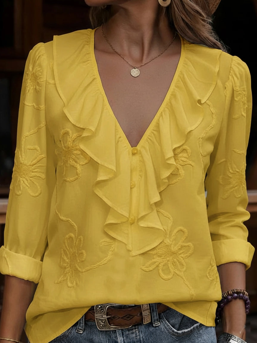 Gabriella – Broderad blus med volangdetaljer