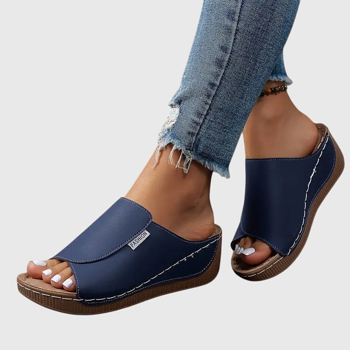 Josefin – Ortopediska kilklackade sandaler