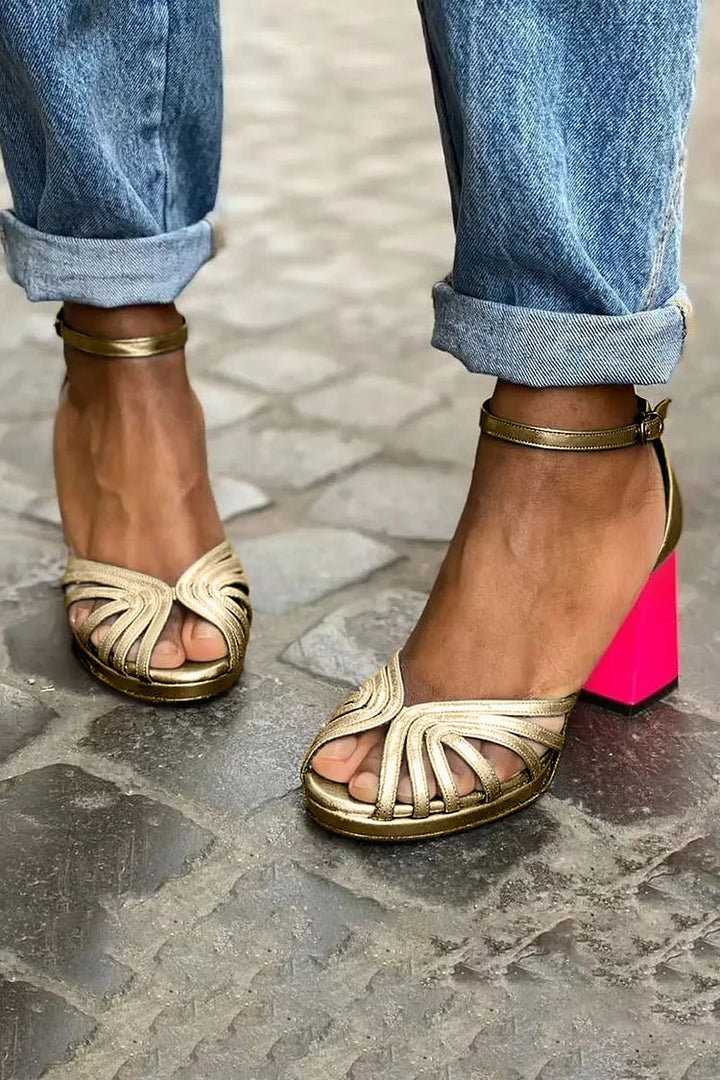 Vivi – Sandalklack med cutout och ankelbandet
