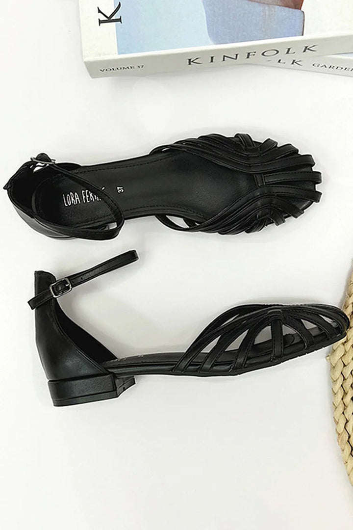Yvonne – Eleganta sandaler med flätade remmar