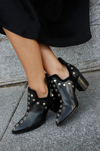 Matilda – Nitade ankelboots med bred klack