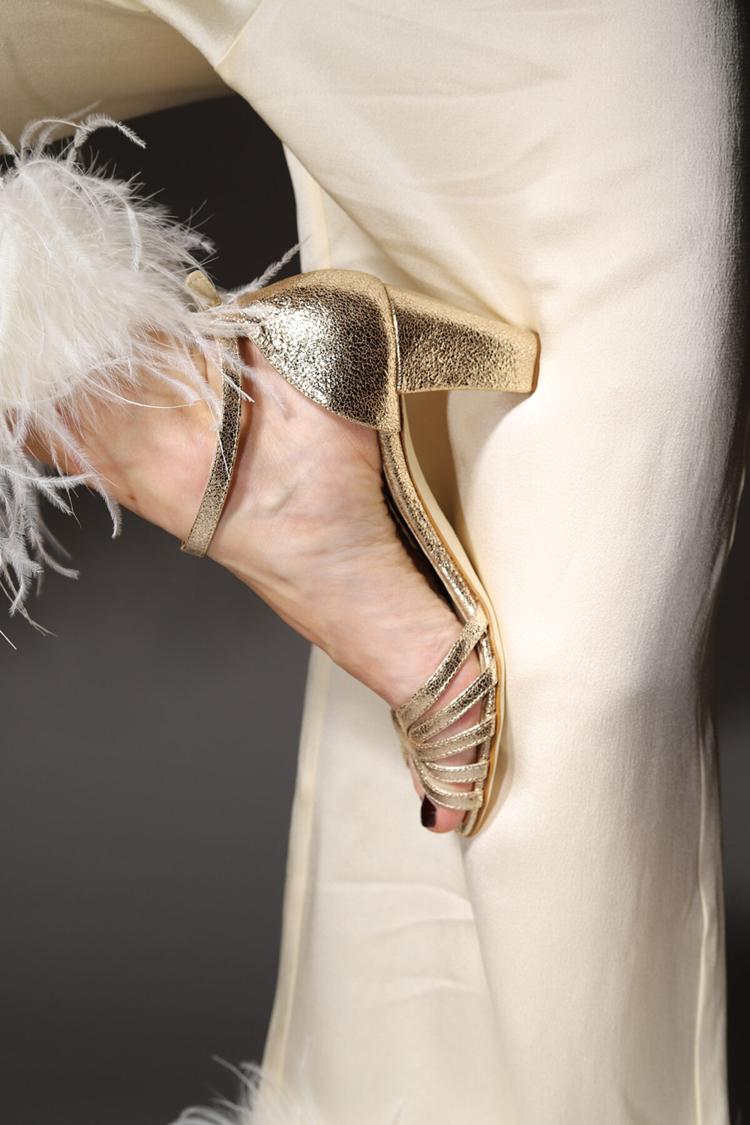 Lilly – Öppen klacksandal med strappdetaljer