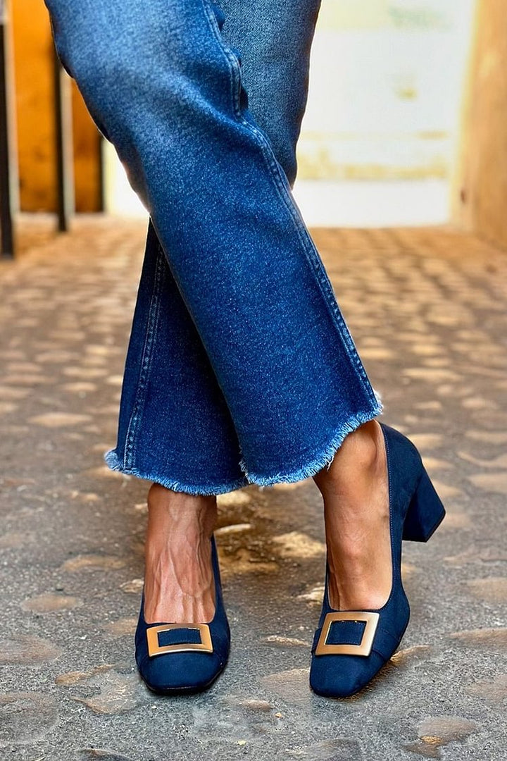 Monica – Pumps med fyrkantig tå och spänne
