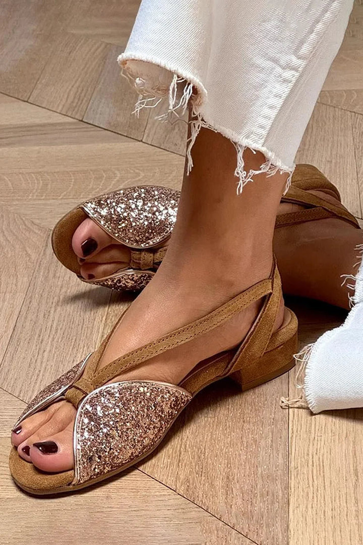 Yvonne – Platta sandaler med glitterdetalj
