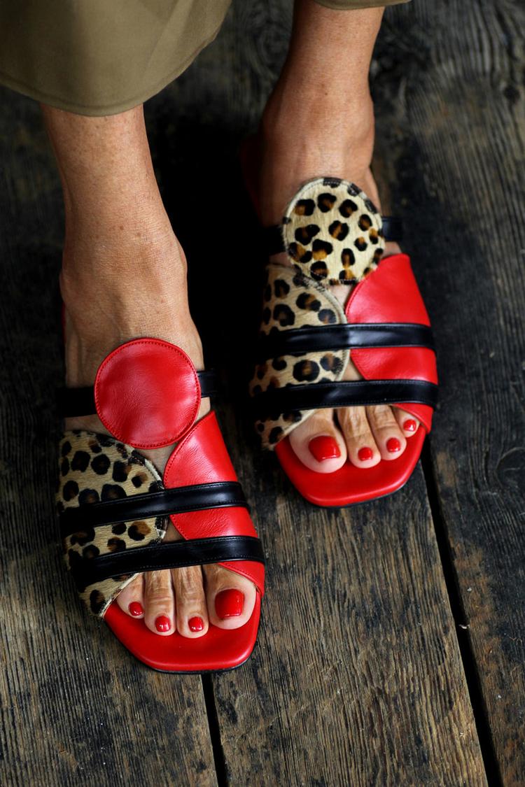 Nina – Sandaler med leopardmönster och fyrkantig tå