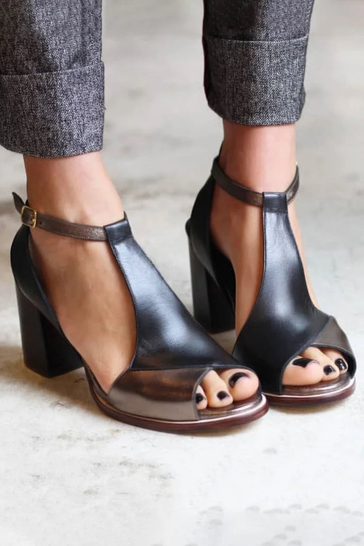 Frida – Klacksandal med peep toe och ankelbandet