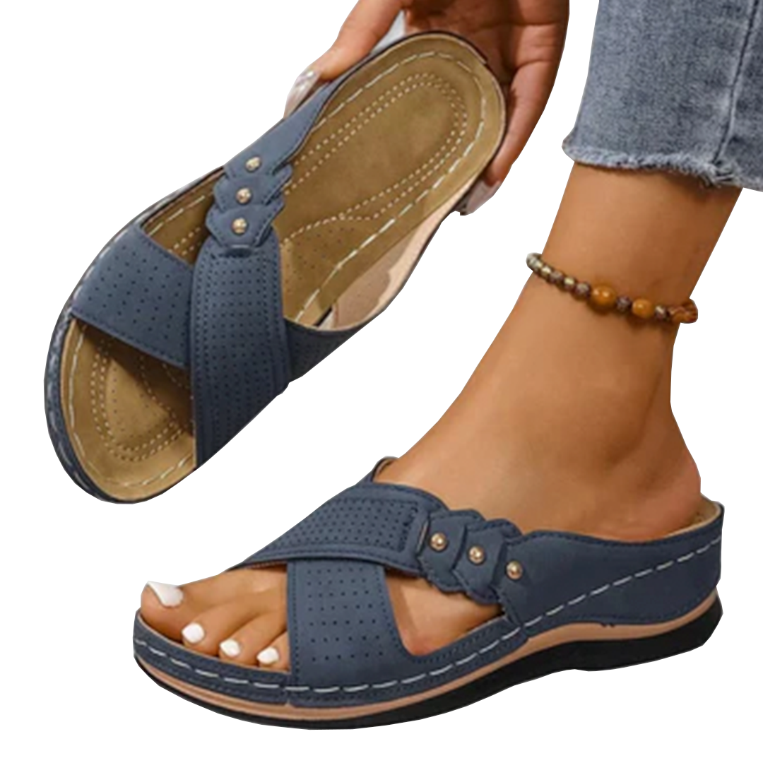 Disa – Bekväma korslagda sandaler med kilklack
