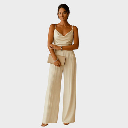 Charlotta – Elegant jumpsuit med pärlemband