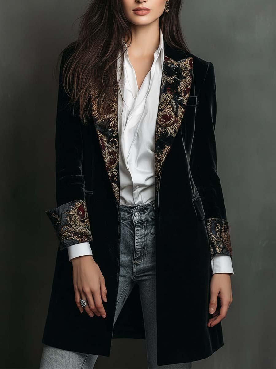 Lilian – Lång sammetsblazer med barockbroderade detaljer