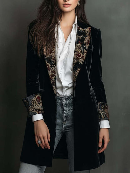 Lilian – Lång sammetsblazer med barockbroderade detaljer