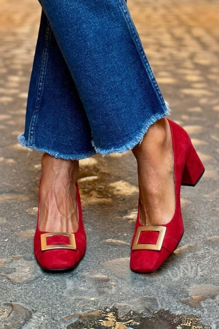 Monica – Pumps med fyrkantig tå och spänne
