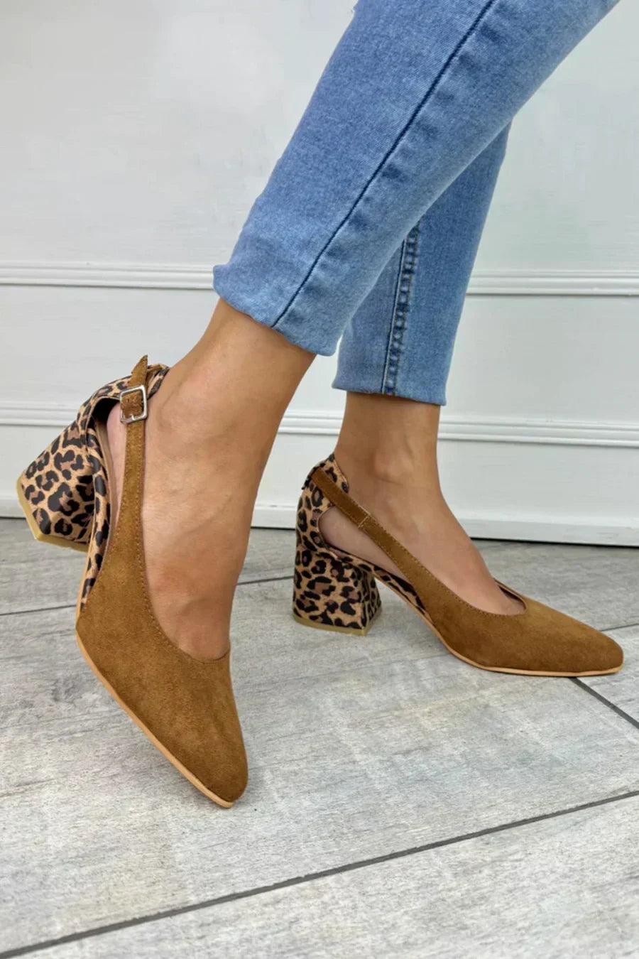 Jenny – Leopardmönstrade slingbacks med klack