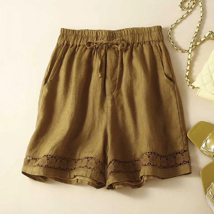 Hanna – Avslappnade shorts med spetsdetalj