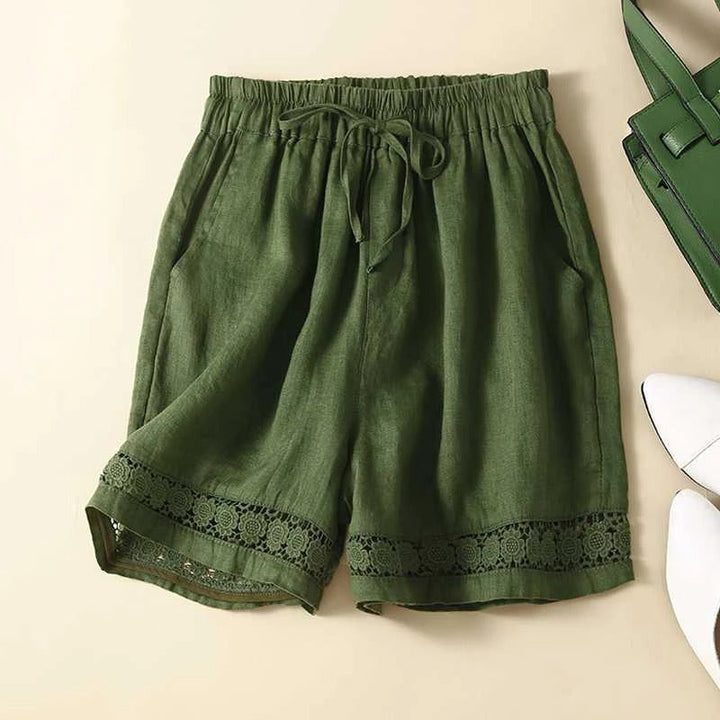 Hanna – Avslappnade shorts med spetsdetalj
