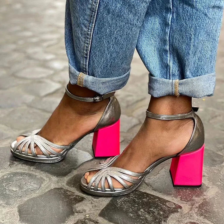 Inga – Klacksandal med peep toe och ankelbandet