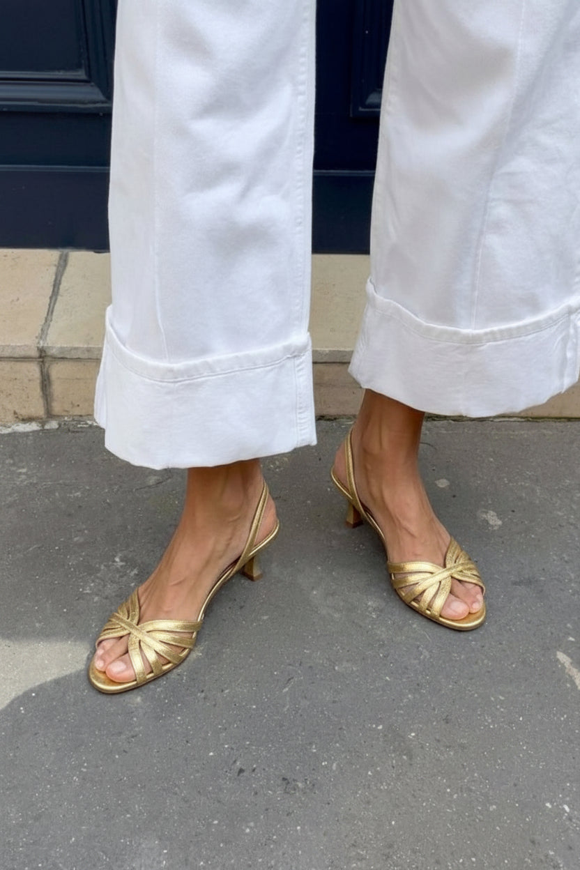 Gudrun – Slingback-sandal med korslagda remmar