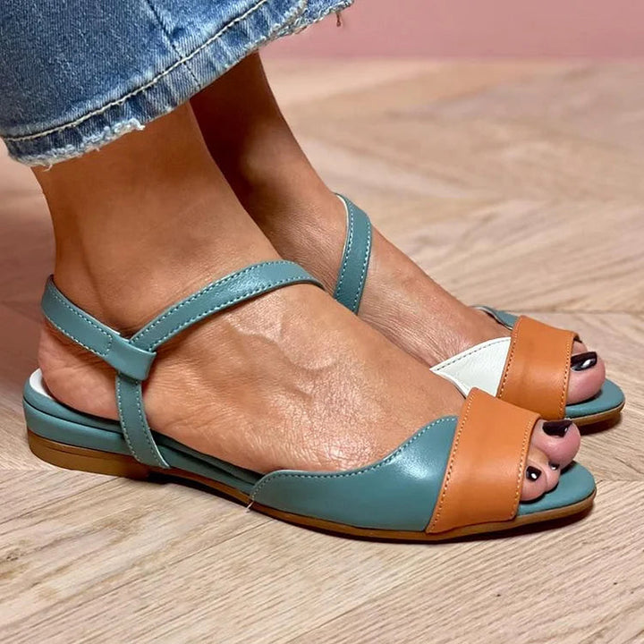 Yvonne – Platta slingback-sandaler med color block