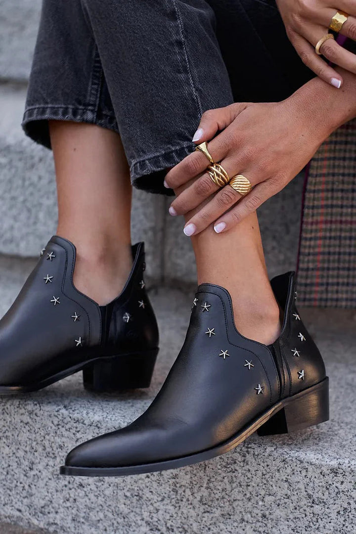 Viveka – Ankelboots med stjärndetaljer