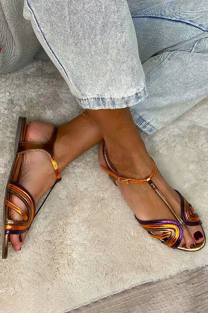 Lovisa – Platta sandaler med T-rem och spänne
