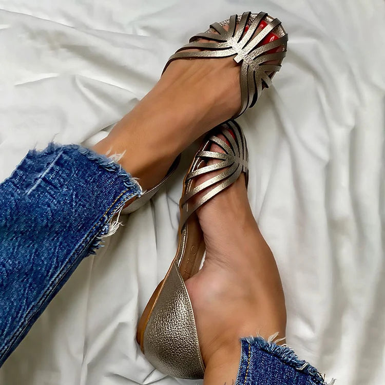 Birgitta – Platta sandaler med cut-out-rem