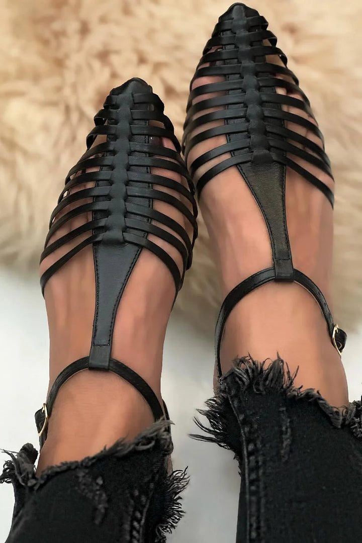 Ulla – Gladiatorsandaler med remmar och spetsig tå