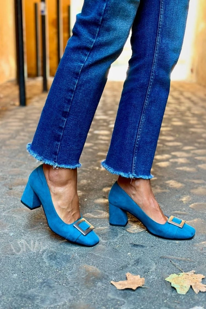 Monica – Pumps med fyrkantig tå och spänne