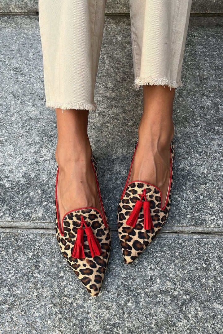 Harriet – Loafer med röda fransar