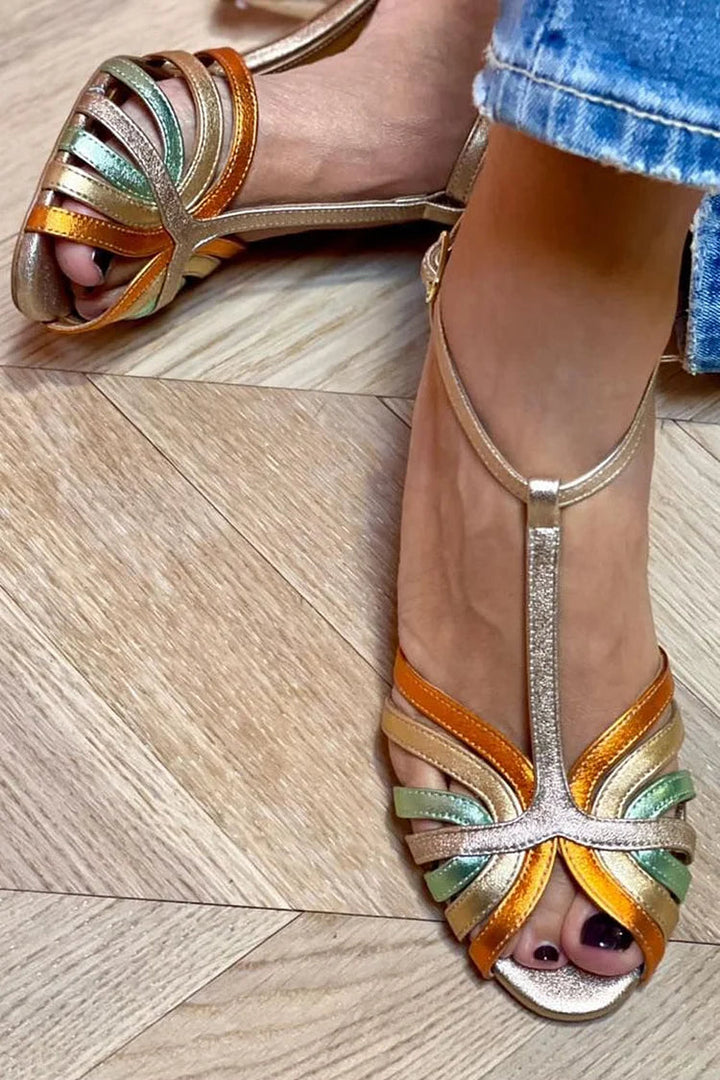 Ulla – Sandal med T-rem och klack