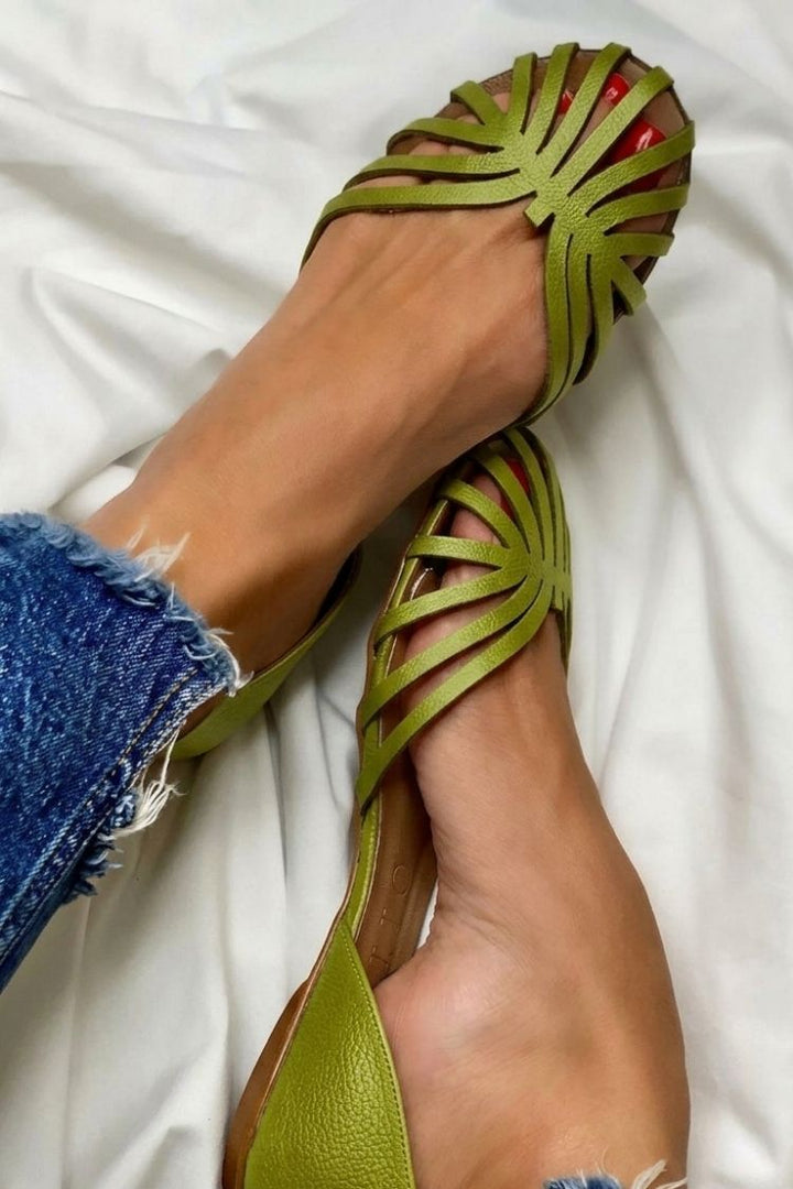 Ebba – Platta sandaler med cut-out-detaljer