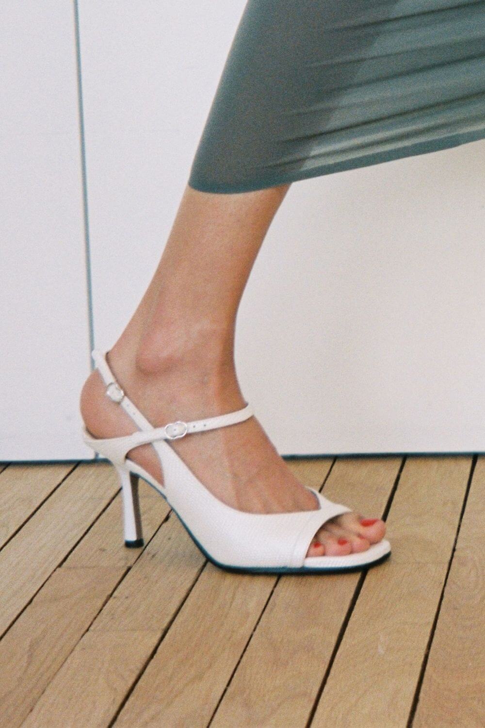 Greta – Slingback stilettklack med ormskinnsmönster
