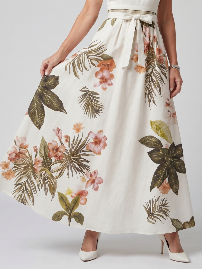 Bodil – Draperad halter maxiklänning med botanisk panel