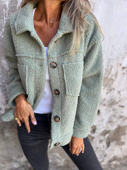 Linnea – Mysig teddyjacka med knappar