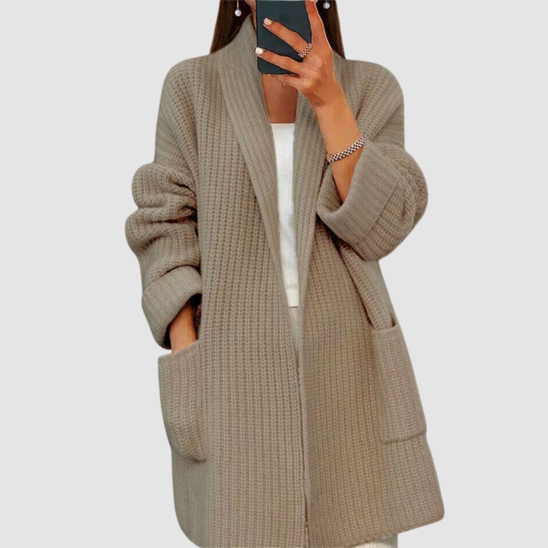 Felicia – Oversized stickad kofta med fickor