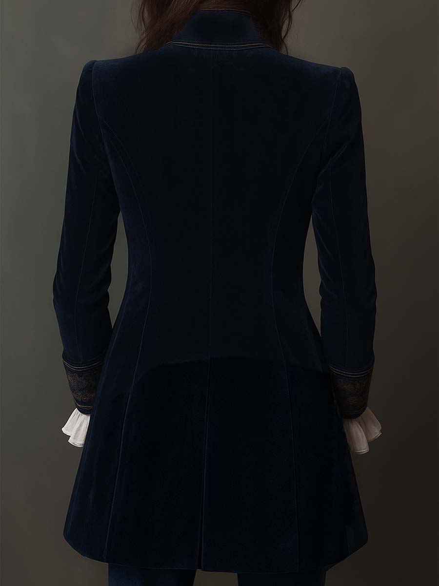 Moa – Lång sammetsjacka med broderade detaljer
