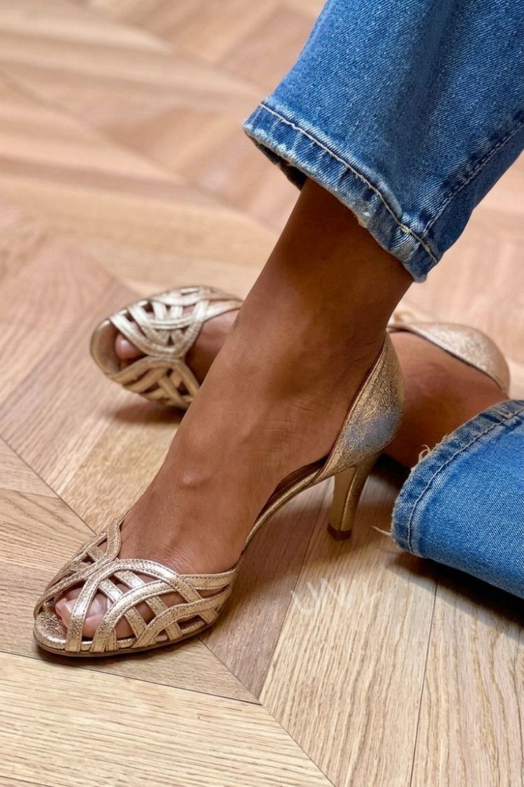 Carina – Flätad peep toe-pump med klack