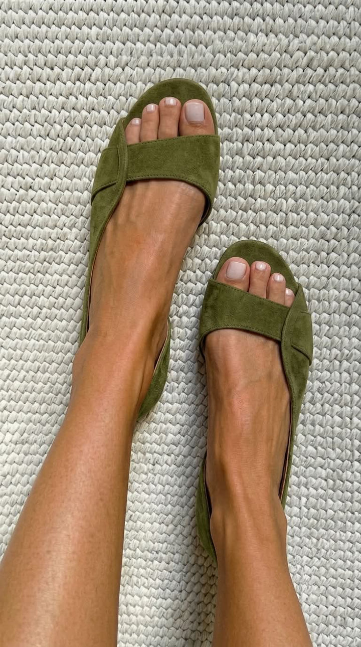 Gillian – Platta sandaler med slingback
