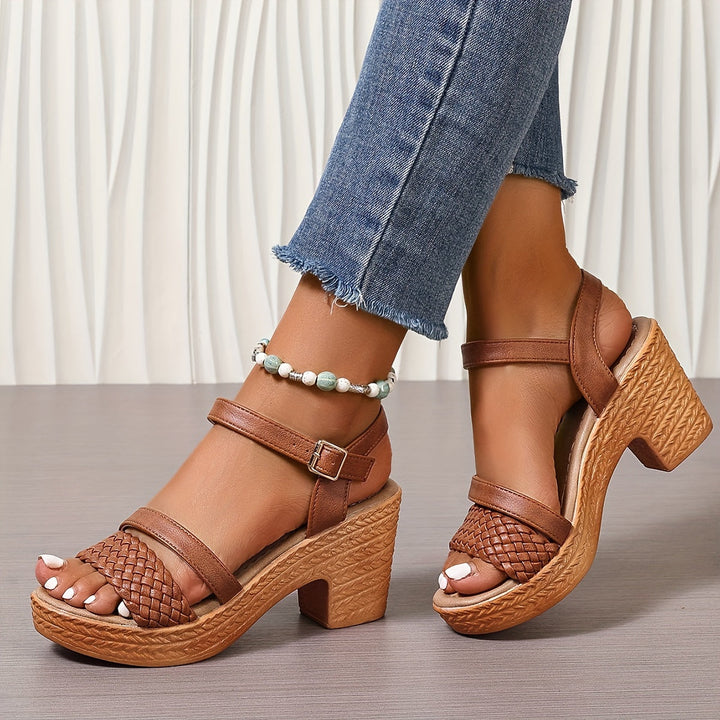 Marianne – Flätade sandaler