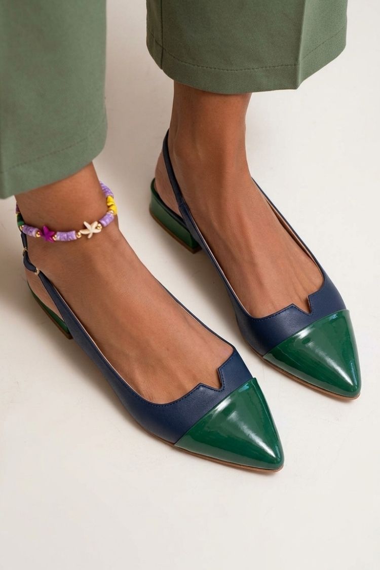 Alva – Spetsig slingback-ballerina med color block