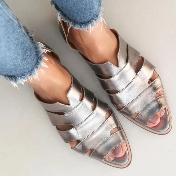 Elin – Slip-on sandal med cut-out detaljer