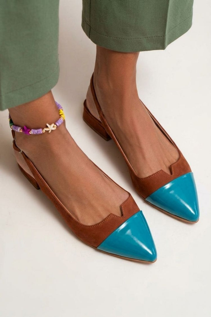 Alva – Spetsig slingback-ballerina med color block