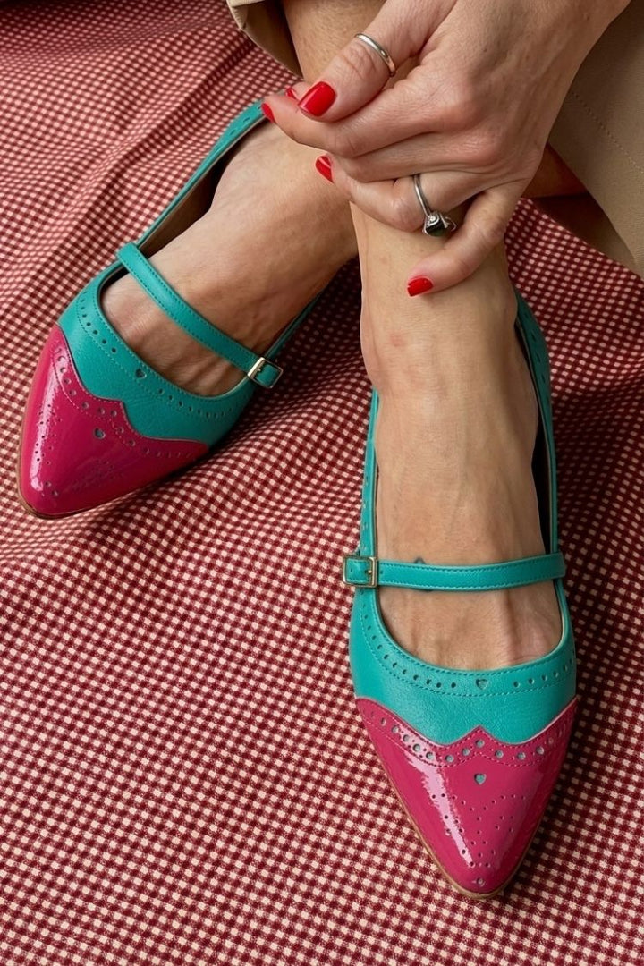 Svea – Spetsig ballerina med brogue-detaljer