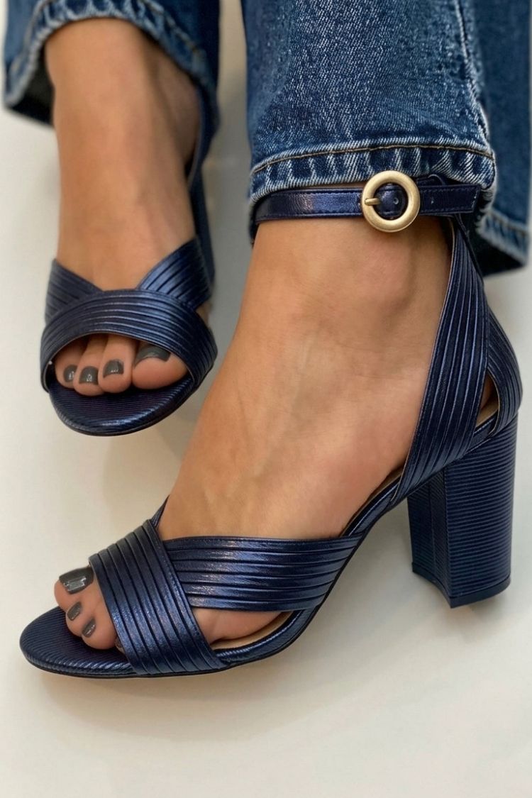 Alva – Sandaler med blockklack och remmar