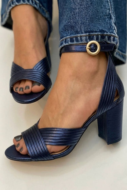 Alva – Sandaler med blockklack och remmar