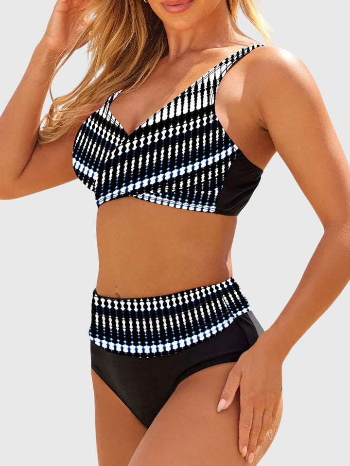 Monica – Smickrande bikini med grafiskt mönster