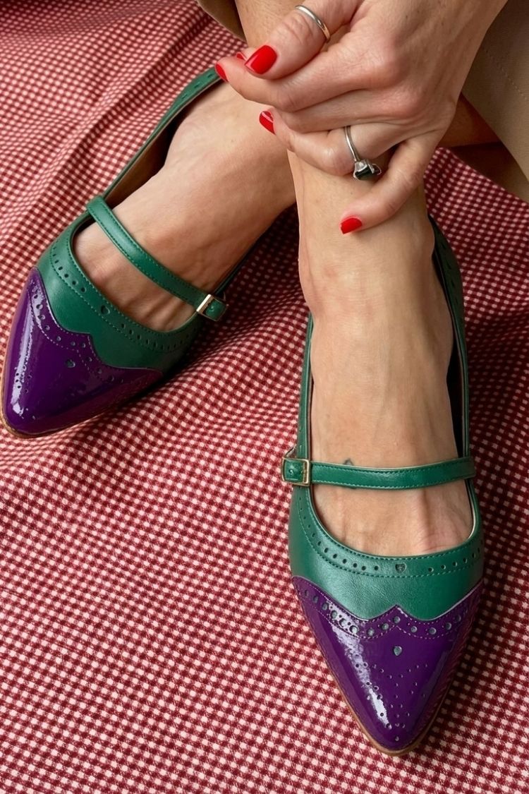 Svea – Spetsig ballerina med brogue-detaljer